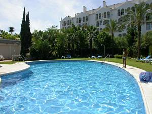 Very spacious modern 3 bedroom 3 bathroom luxury apartment with large terrace in the heart of Puerto Banus