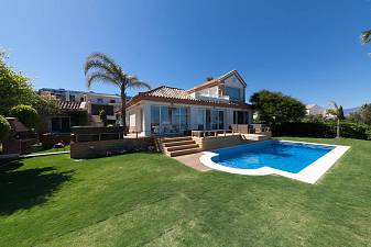 Recently refurbished 4 bedroom villa with stunning panoramic sea views, Punta Paloma, Manilva