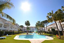 Specious 2 bedroom penthouse in El presidente is an established development of apartments and penthouses, Estepona