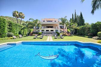 Impressive 7-bed quality villa located on one of the best spots in Marbella with beautiful views, Marbella