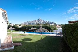 Lovely townhouse in a popular community called El Naranjal in the Golf Valley of Nueva Andalucia, Marbella